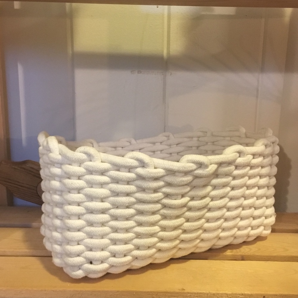 Woven cloth basket